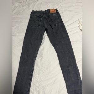 Levi jeans size 25 length 28